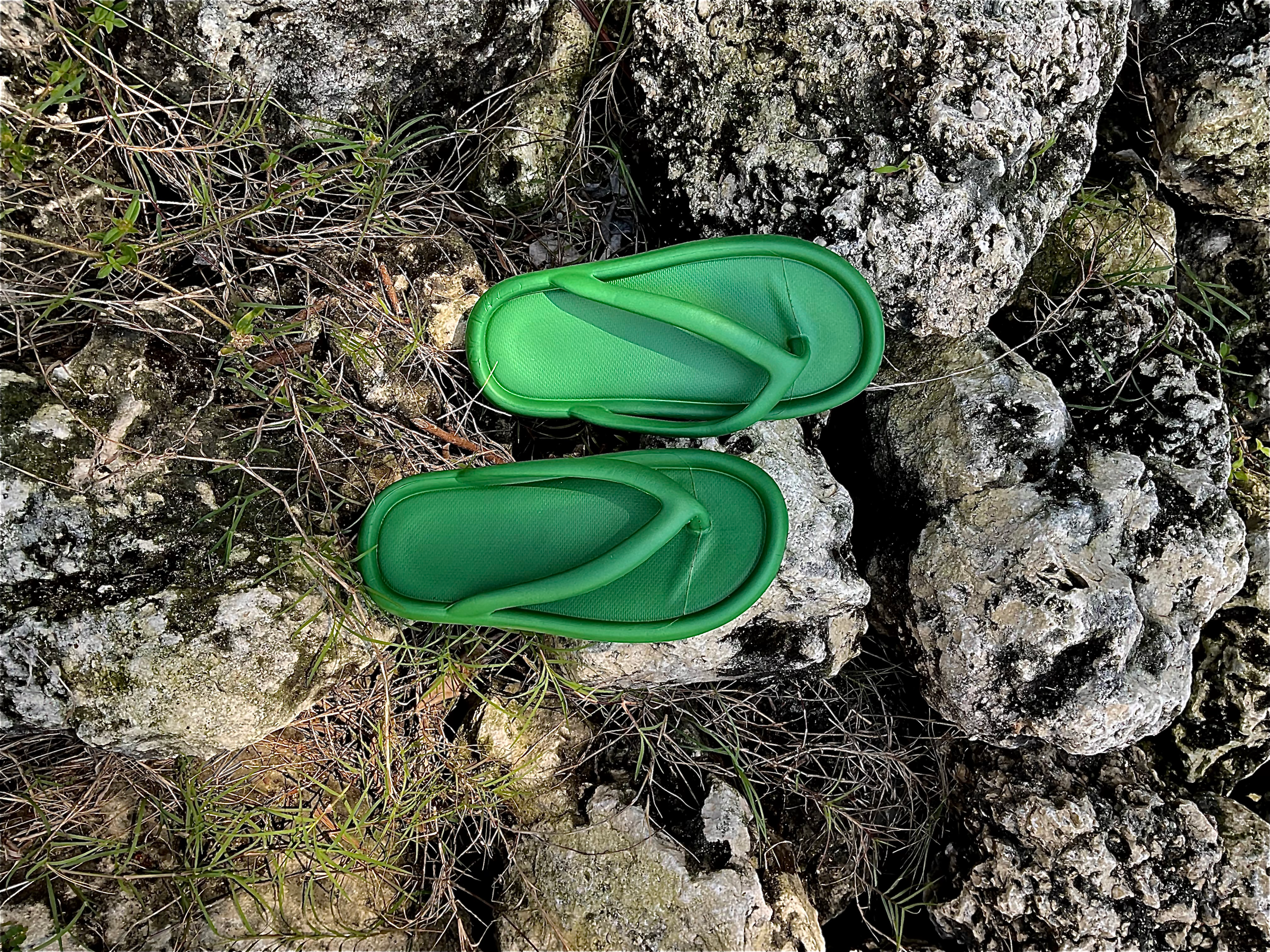 Japanese Style Thick-Sole Flip Flops in Green