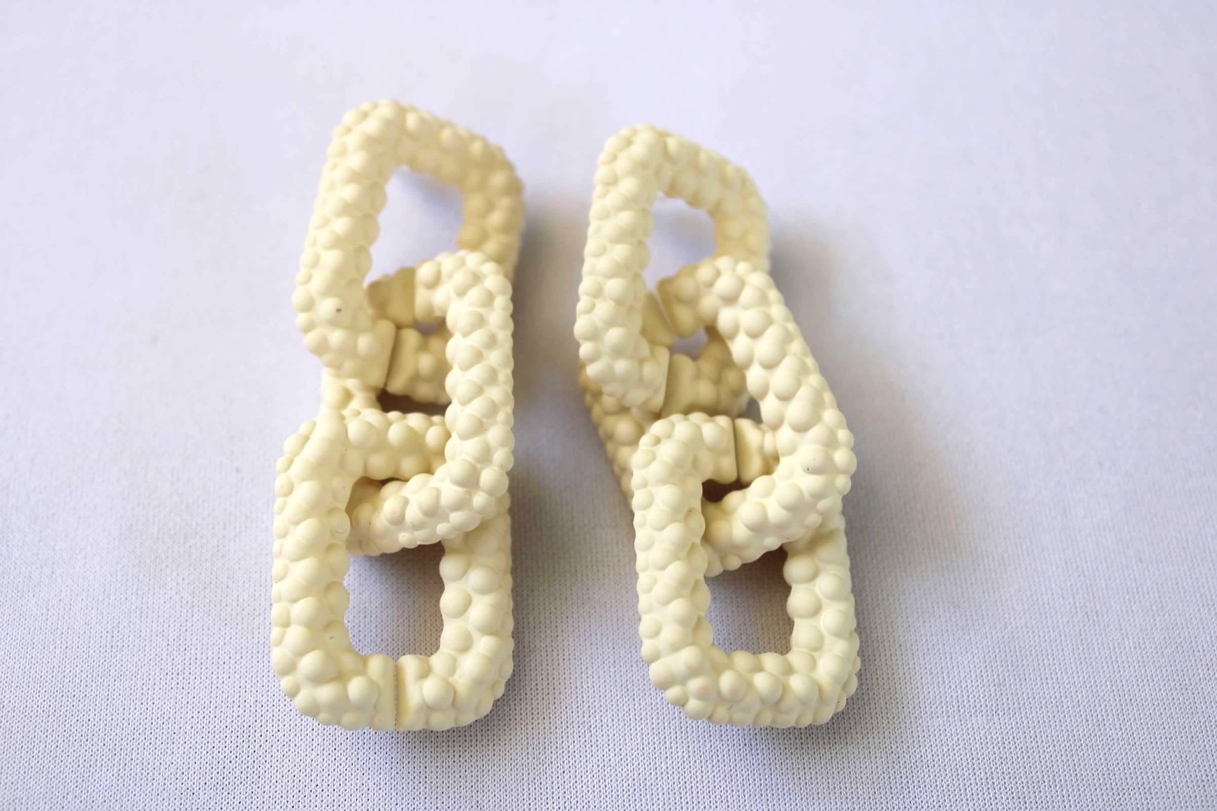 Chain Link Earring in White